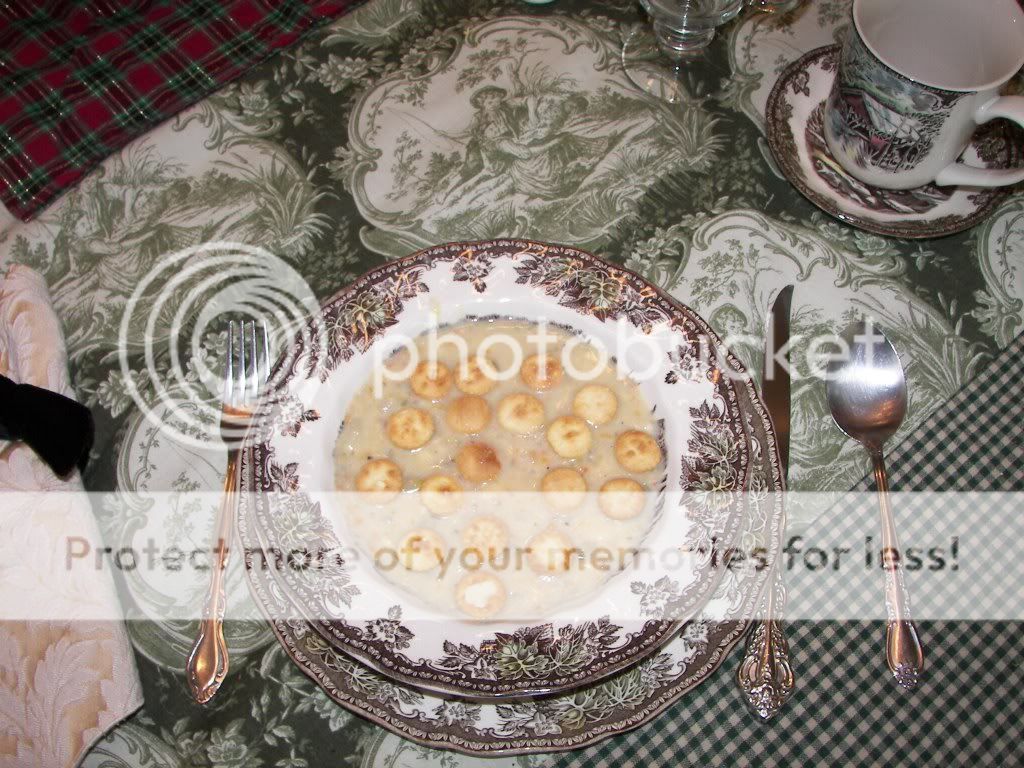 SMOKED MACKINAW AND PIKE CHOWDER